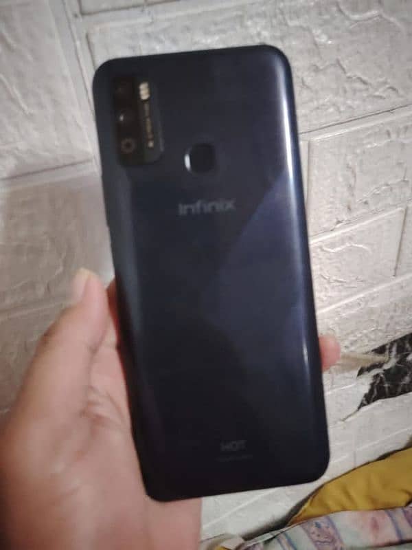 infinix hot 9 play 4gp 64gp mobile all okay box complete 3