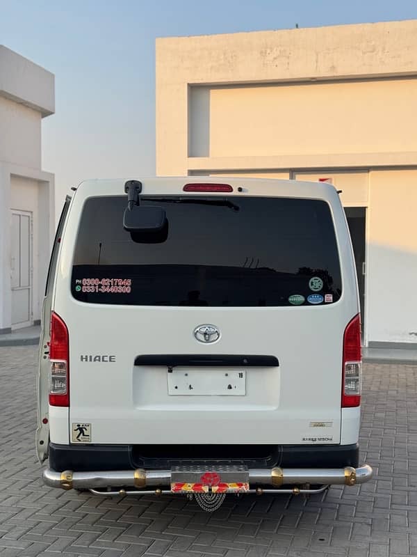 Toyota Hiace baksa 3