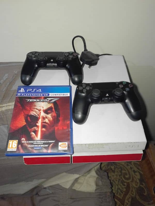 PS4 console with 2 brand new controllers 0