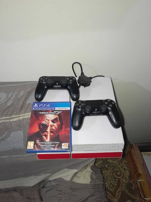 PS4 console with 2 brand new controllers 1