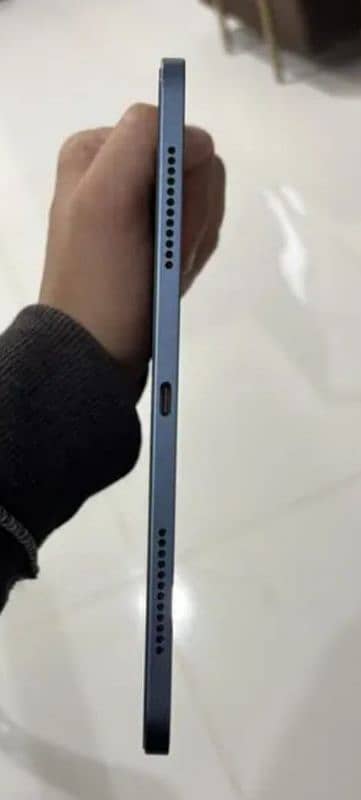 APPLE IPAD AIR 5 M1 CHIP 256 GB ONLY IPAD NO BOX 2