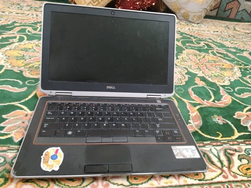 DELL Latitude Core i3-2nd Gen 4