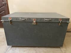 Trunk ( patti ) big size good condition