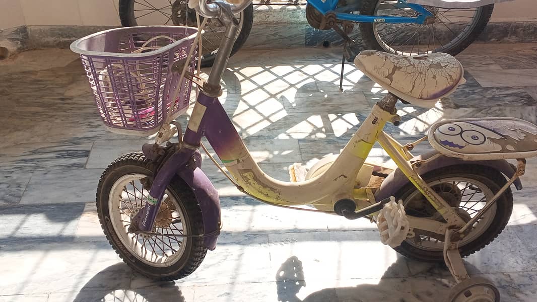 Urgently sale kids cycle 4