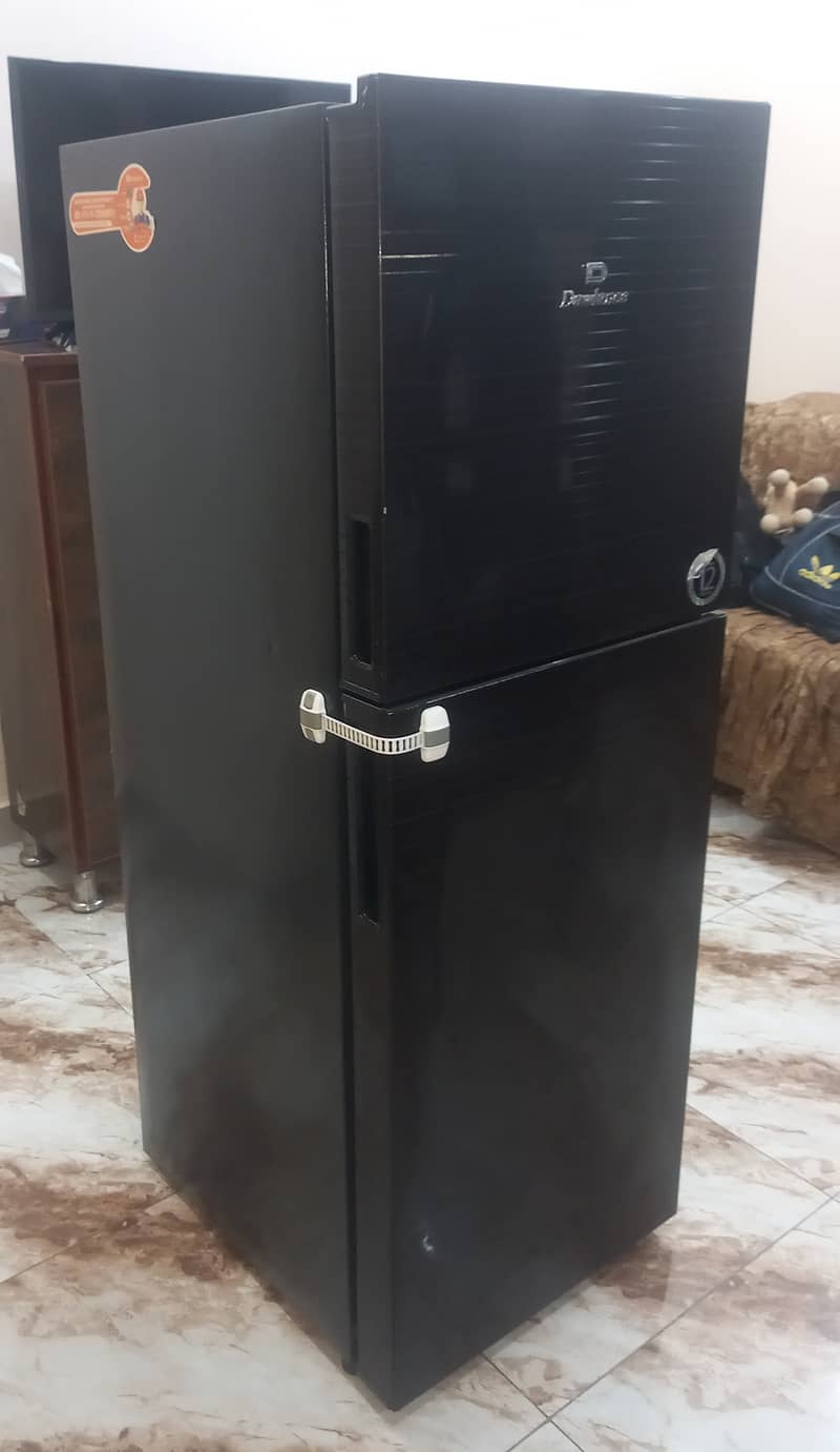 Dawlance REFRIGERATOR Good Condition 1