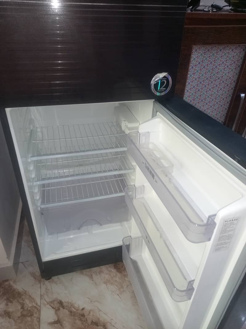 Dawlance REFRIGERATOR Good Condition 5