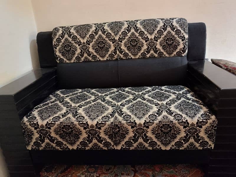 Sofa for sale 0