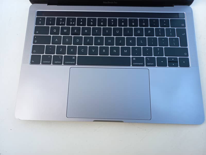 macbook pro 2019 13" core i5 8gb 500gb 8