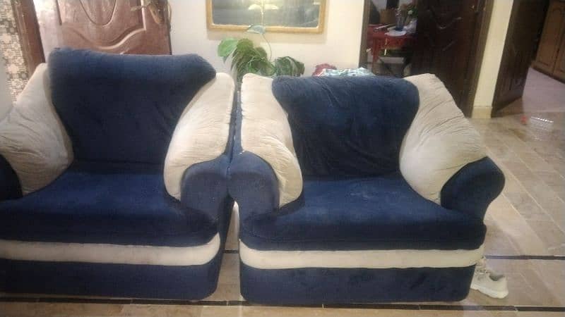 5 seater sofa set negotiable hai 0