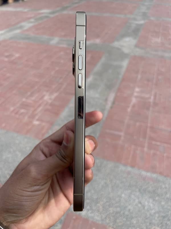 Apple iphone 13 pro max factory unlock 128gb 4