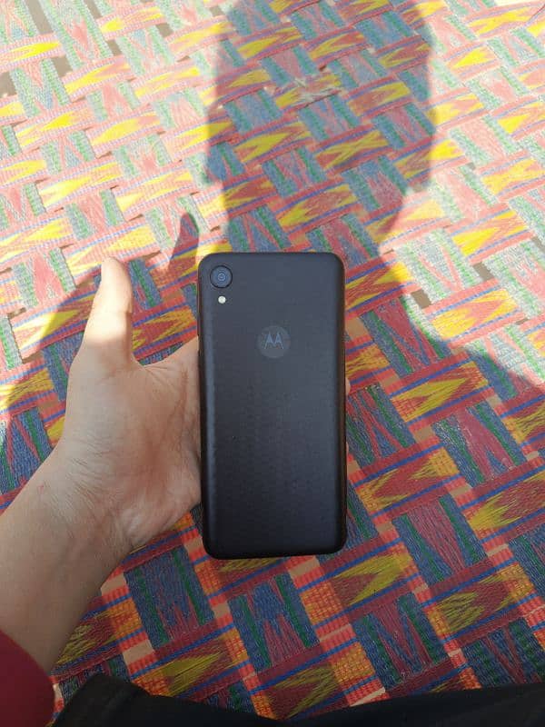 Moto e6 1