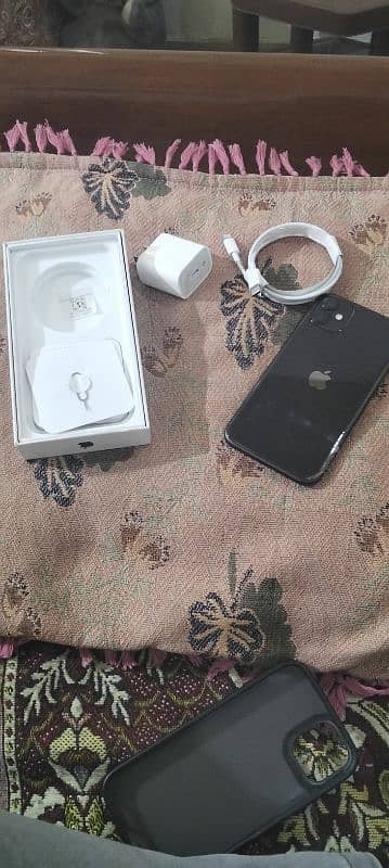 iPhone 11 colour black all ok mobile 1