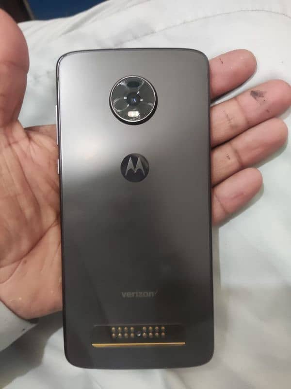 Moto z4 1