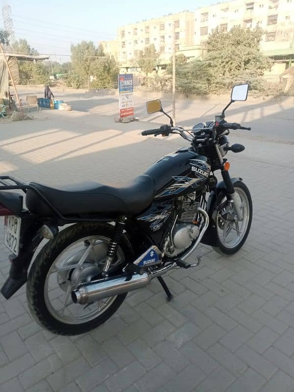 Suzuki GS 150 3