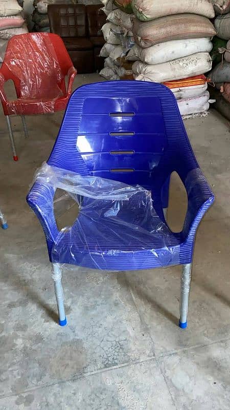 Chairs / plastic chairs / pure plastic chairs / wavy plastic chairs 6