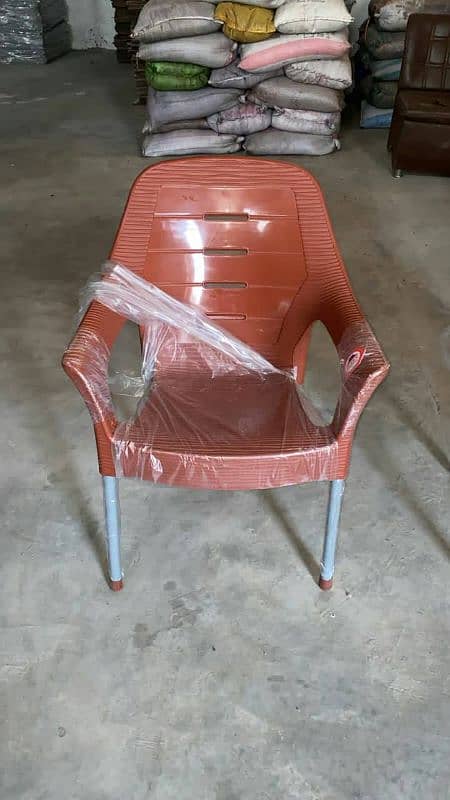 Chairs / plastic chairs / pure plastic chairs / wavy plastic chairs 7