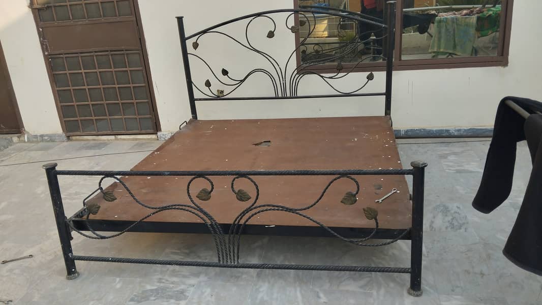 Double bed without mattress for sale 0