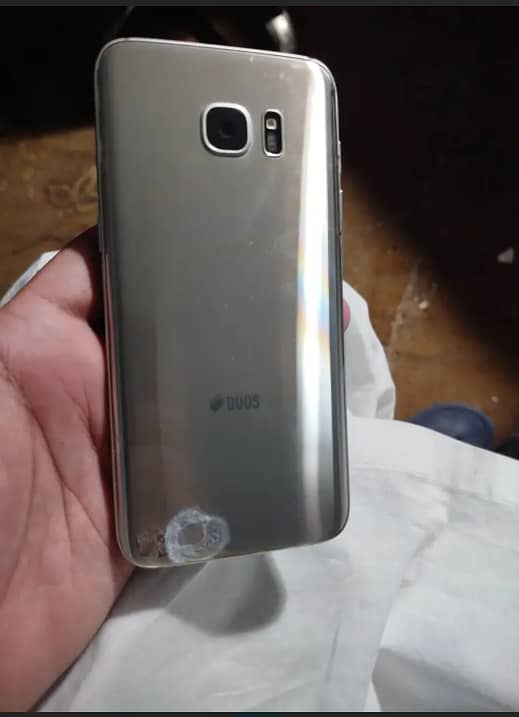 Samsung Glaxy S7 edge (03054610800) 4