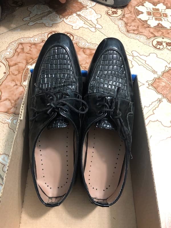 Black formal shoes 0