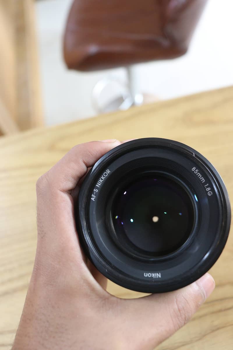 Nikon 85mm 1.8 G with box 3