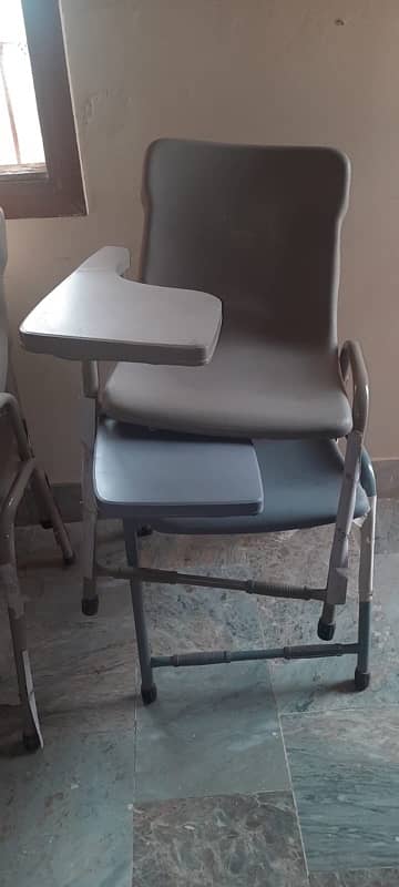 Classroom chairs 0