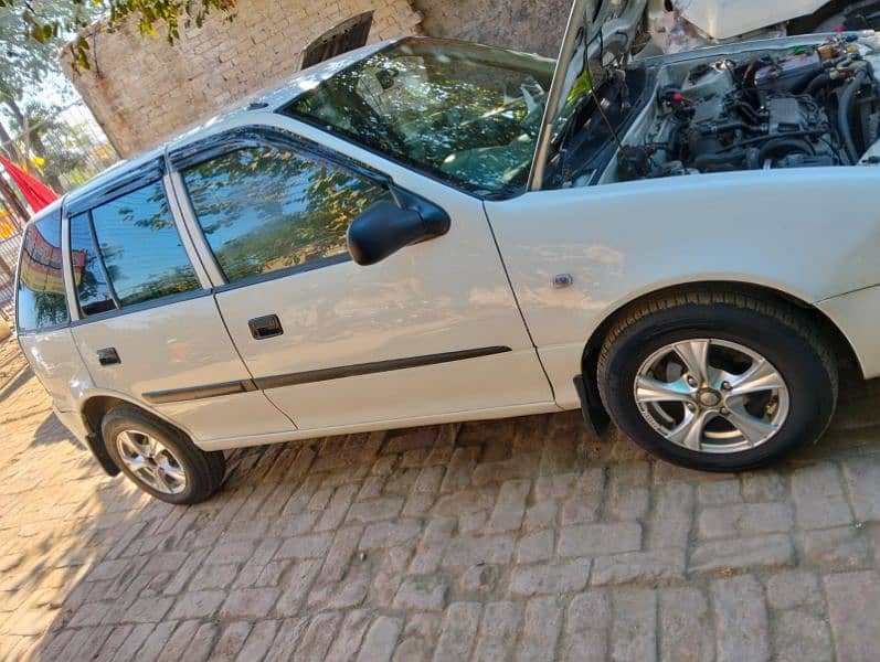 Suzuki Cultus 2011 4