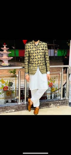 Prince coat valvet tilla Ka kam hua h Lush condition Munasib Price ha