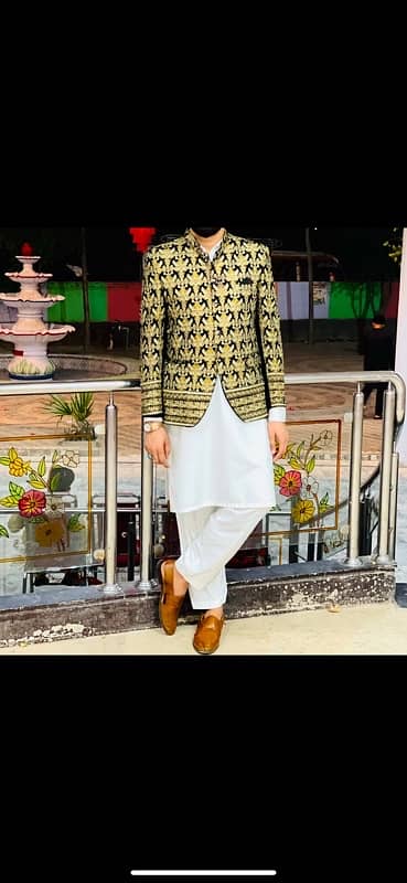 Prince coat valvet tilla Ka kam hua h Lush condition Munasib Price ha 0