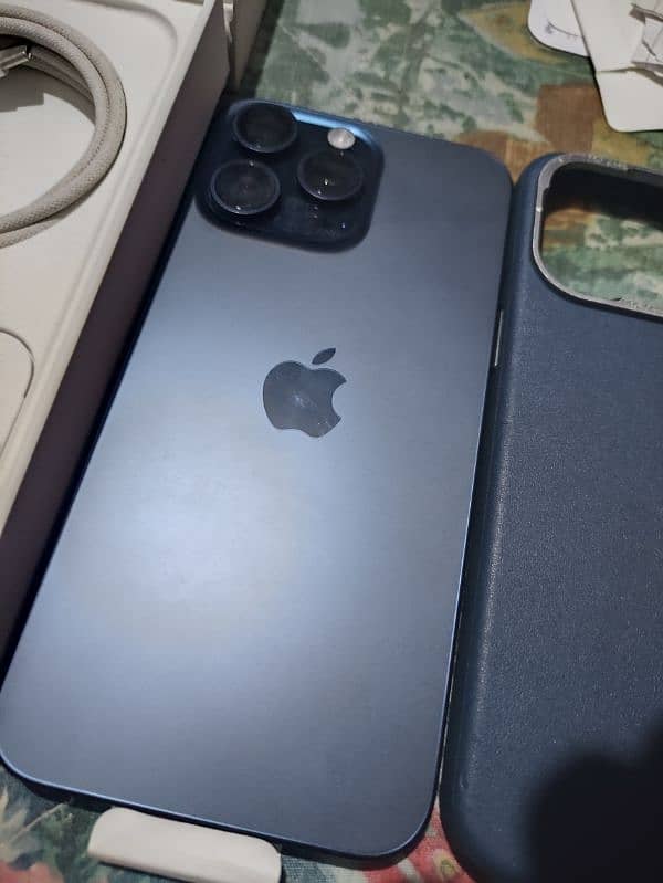 IPHONE 15 PRO MAX 1TB NON PTA 10/10 4