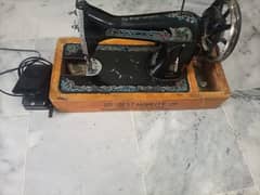 High-Quality singer Sewing Machine with Motor – Great Condition!