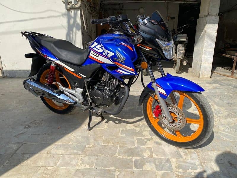 Honda cb 150f se 4000km only 5