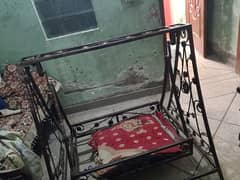 iron Jhola In Very Gud Condition