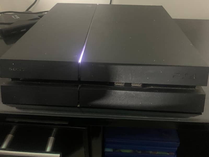 Playstation 4 (PS4) 500gb perfect condition with original controller 1