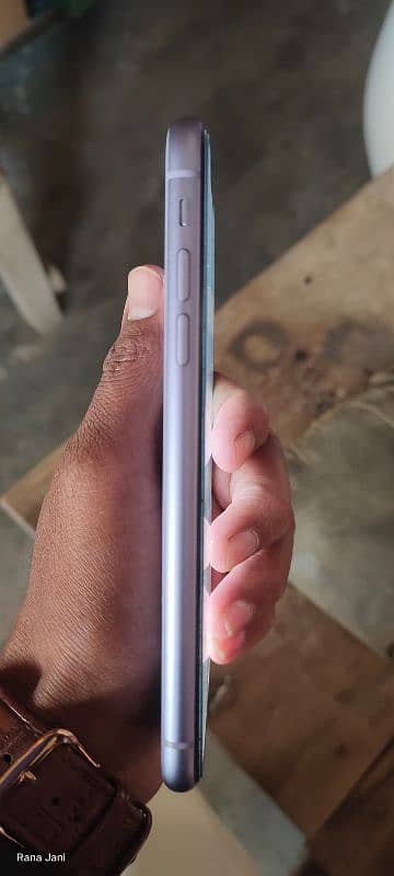 Iphone 11 64gb jv battery health 72 and no fald mobile urgent Cash 3