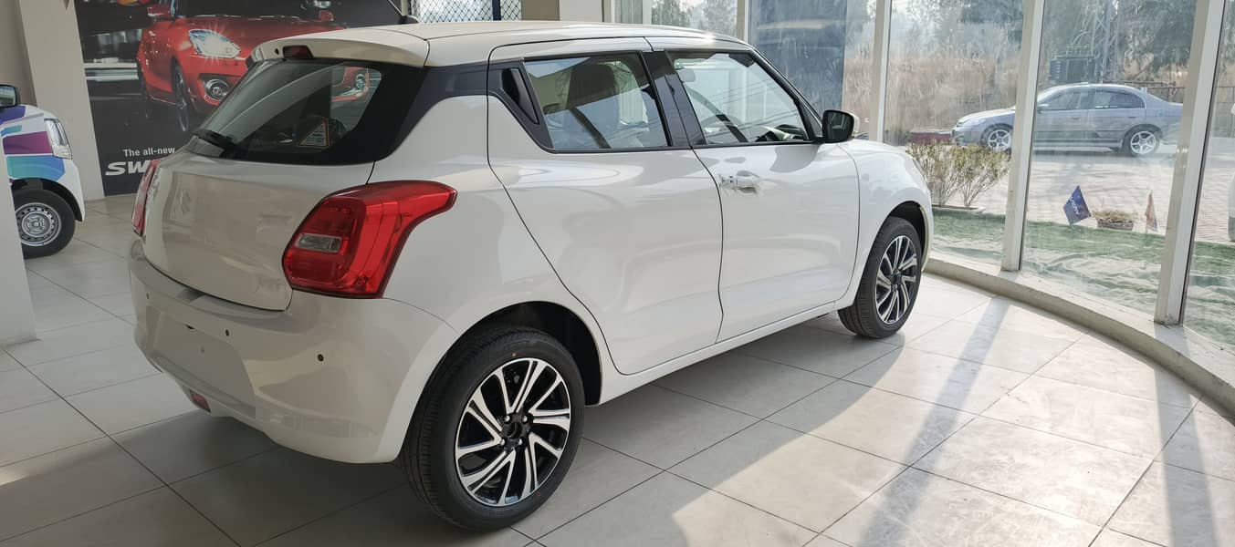 Suzuki Swift Glx vvt 2024 1