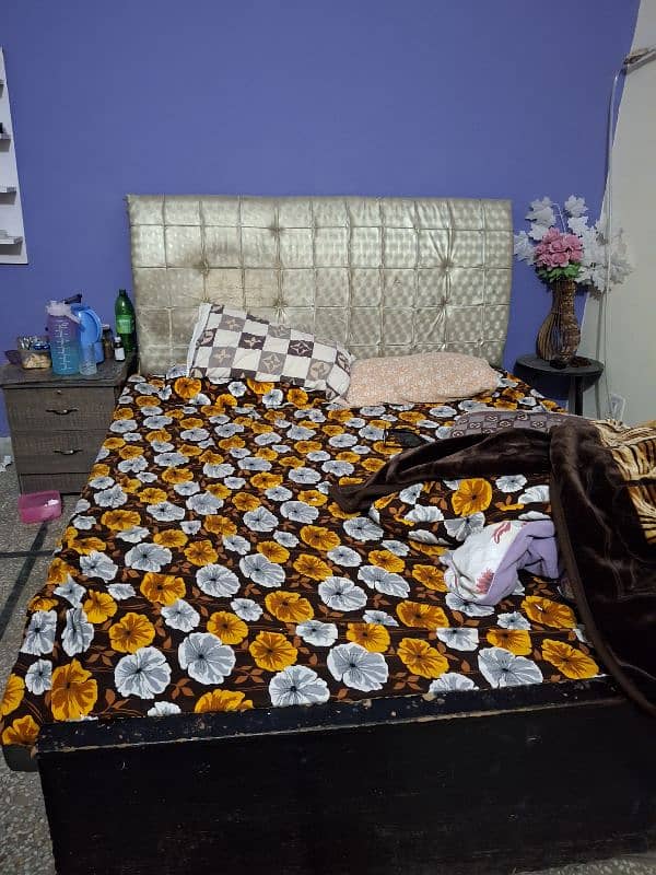 bed for urgent sale 0