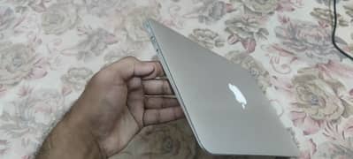 Apple airbook good condition