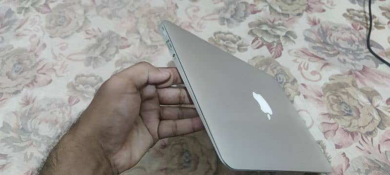 Apple airbook good condition 0