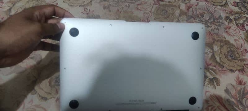 Apple airbook good condition 4