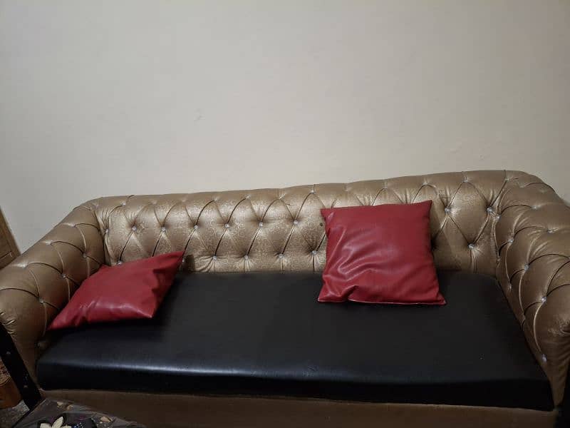 5 seater sofa for urgent sale 0