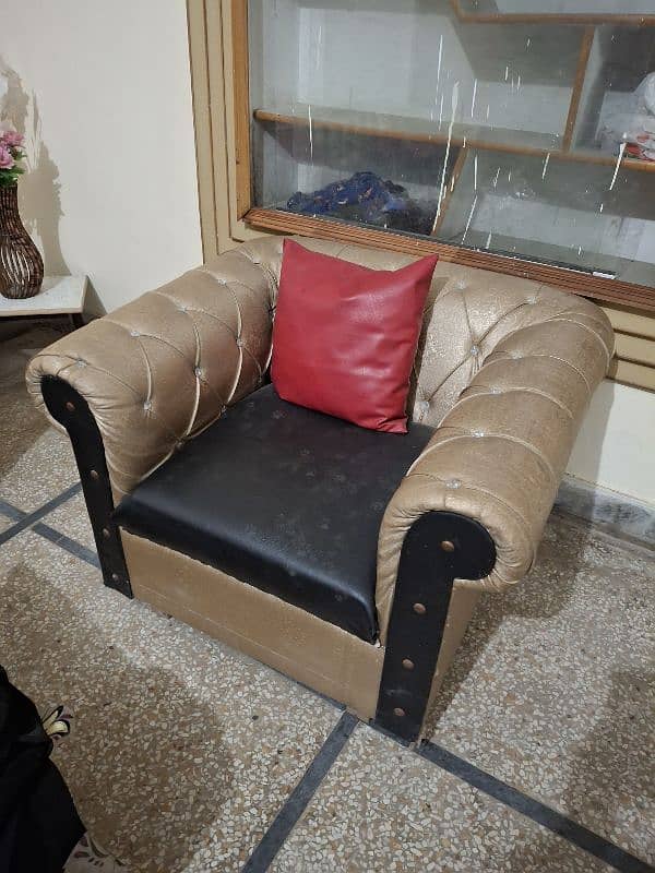 5 seater sofa for urgent sale 1