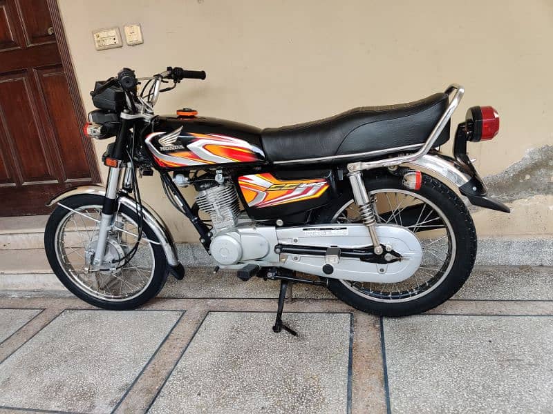 Honda. 03064043704 6