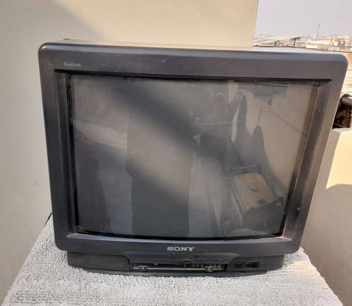 I am selling Sony TV. 0