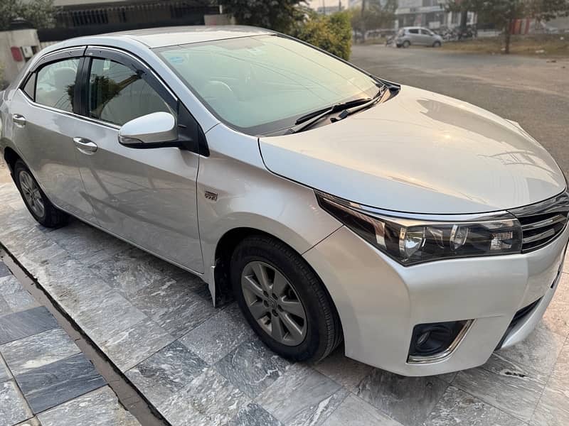 Toyota Corolla Altis 2016 1