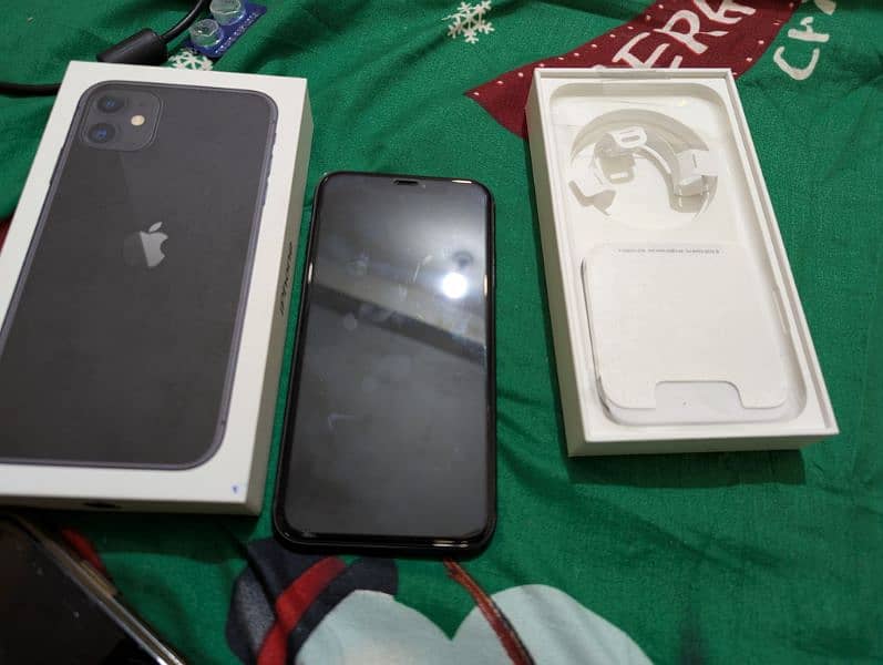 iphone 11 jv 64gb Black 10/10 full box non active 3