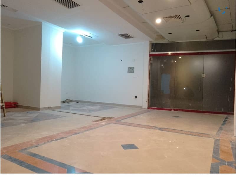 Investment Corridor And Builders Proudly Offer Area 1300 Square Feet Corporate Office Available For Rent in Main Boulevard Road Gulberg 3 Lahore 7