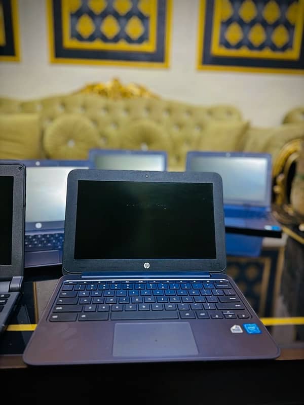 Chrome Books HP & Dell 1