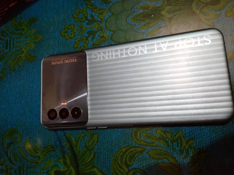 Techno Spark 8 Pro 4/64 in 10/10 condition 4