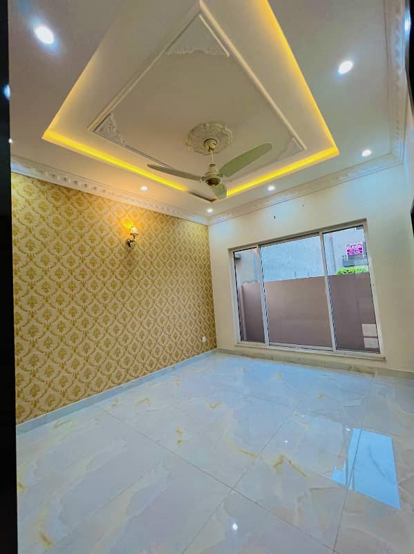 5 Marla Modern Out Class Full House For Rent In DHA Phase 5,Block B, Lahore. 4