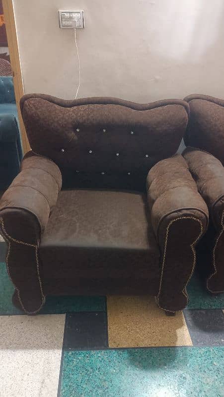 Decent Condition Sofa With Covers 5